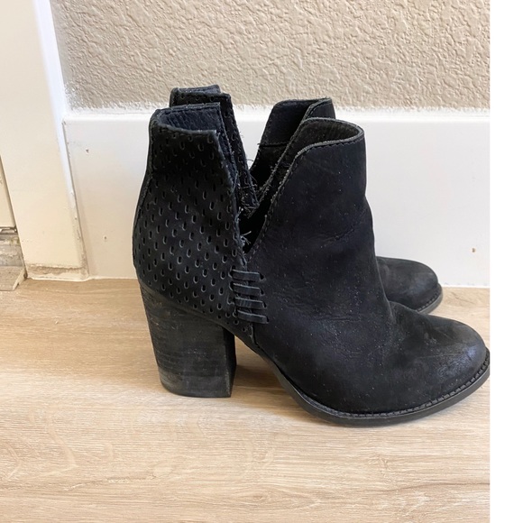 Steve Madden Black Booties - Picture 4 of 7